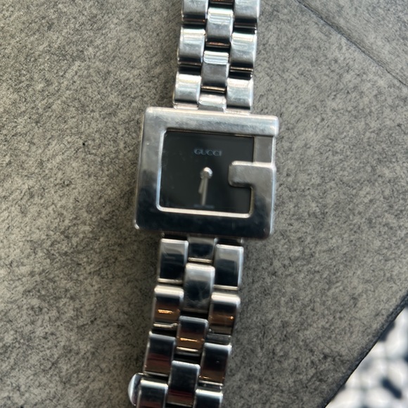 Gucci watch - Picture 2 of 4
